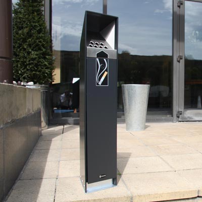 Cenicero de pie Ashguard™ Cenicero alto para exterior - 4 litros